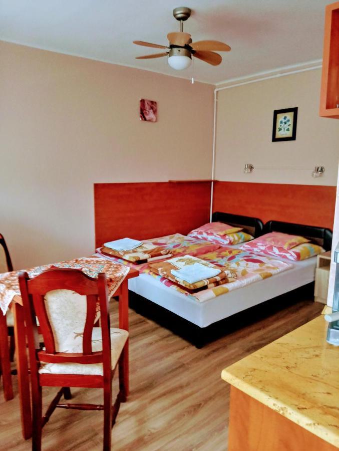 Liza Apartman Gyula Exterior foto
