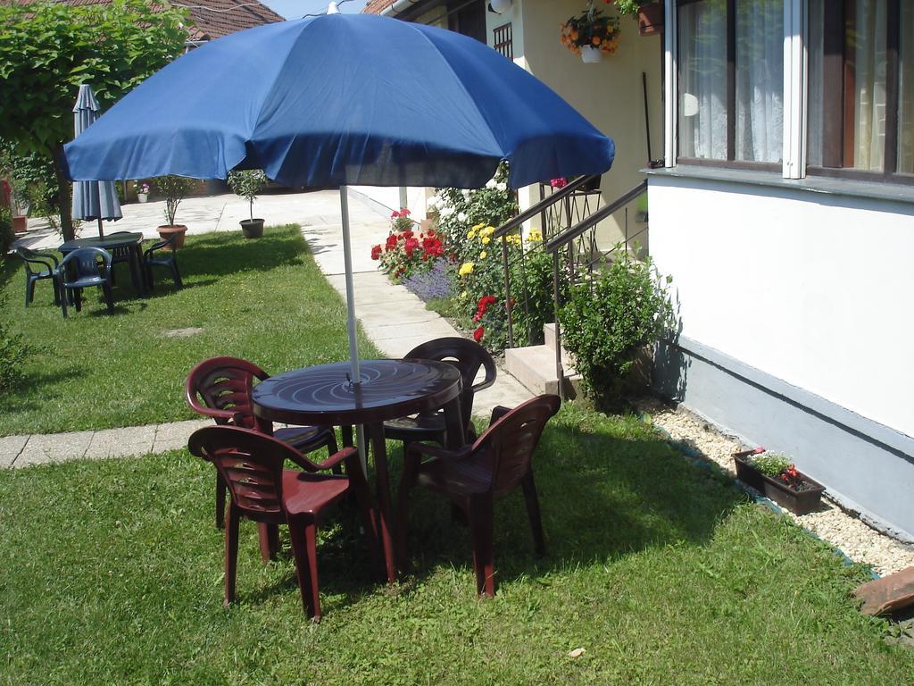 Liza Apartman Gyula Habitación foto